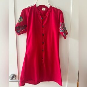 Beautiful pink embroidered little girls kurta size 6-7.